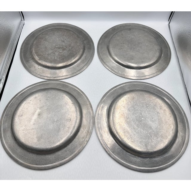 Silver Vintage 4 - Wilton Armetale Pewter Colonial Liberty Crest 10.5" Dinner Plates For Sale - Image 8 of 13