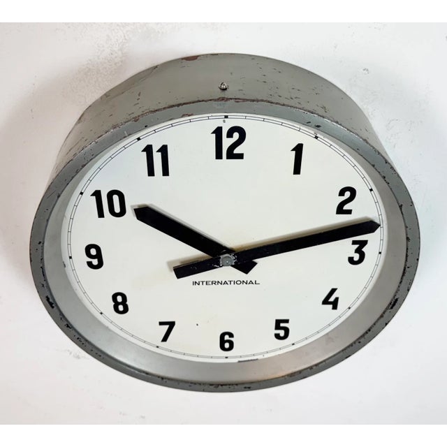 Industrial Factory Grey Wall Clock from International, 1950s For Sale - Image 6 of 17