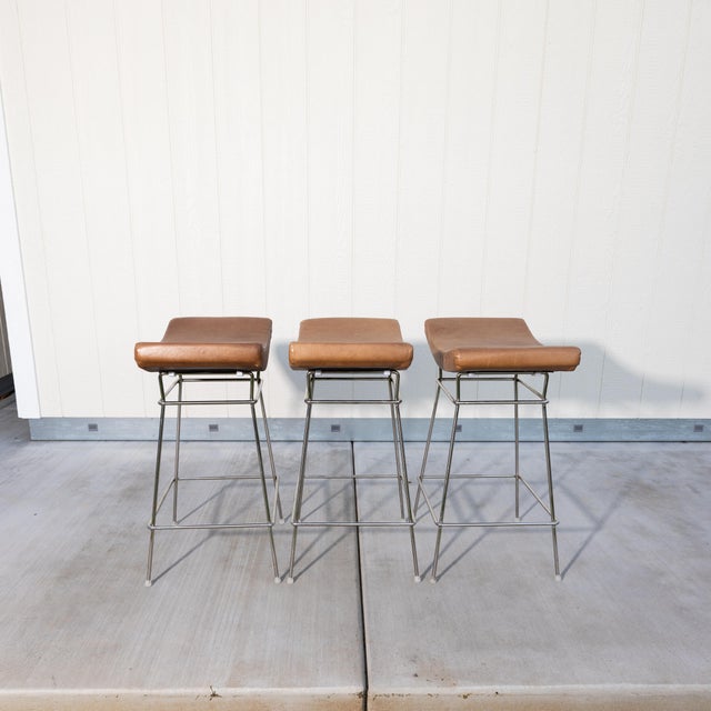 Fernando Jaeger "Bienal" Leather & Chrome Stools Made in Brazil - Set of 3 For Sale - Image 4 of 15