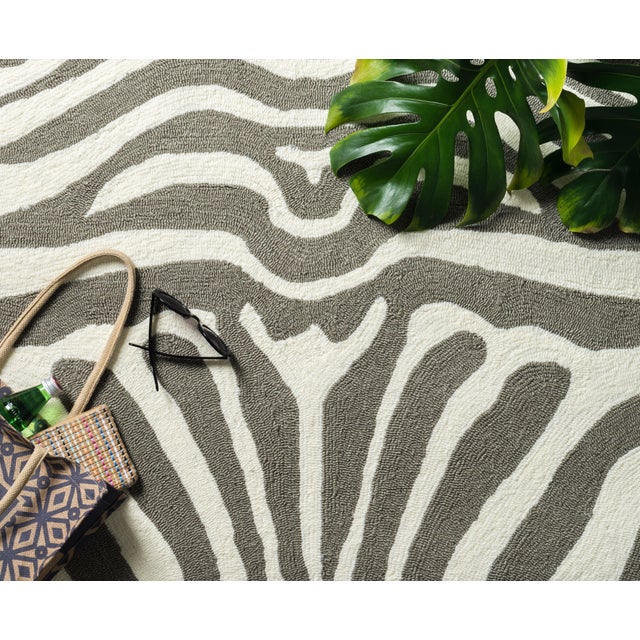 2010s Loloi Rugs Zadie Rug, Gray / White - 5'0"x7'6" For Sale - Image 5 of 7