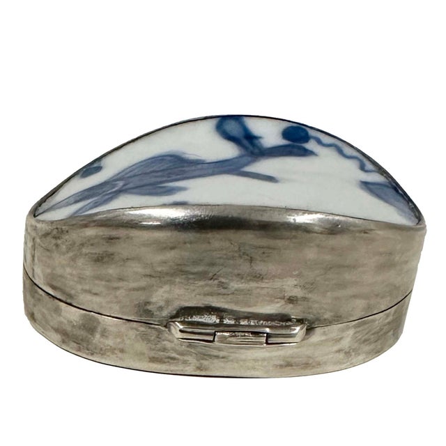 Blue Antique Chinese Blue and White Porcelain Trinket/Rouge Box For Sale - Image 8 of 9