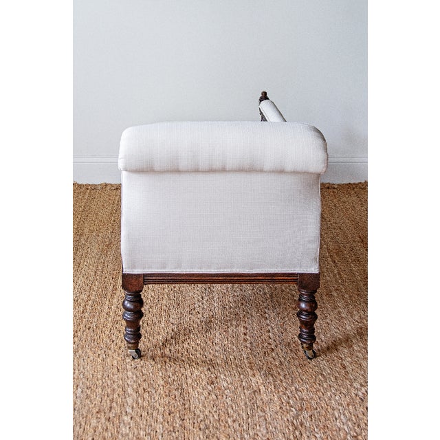 Late 19th Century Edwardian Carved Oak Chaise Longue | Newly Reupholstered in Ivory Linen For Sale - Image 4 of 5