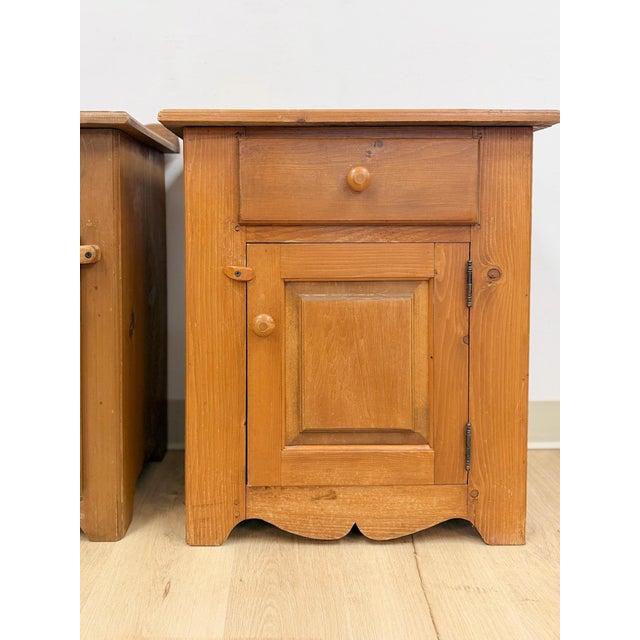 Wood Mid 20th Century Pair of Rustic Pine Nightstands Drawer Arched Cabinet Door Scalloped European For Sale - Image 7 of 17