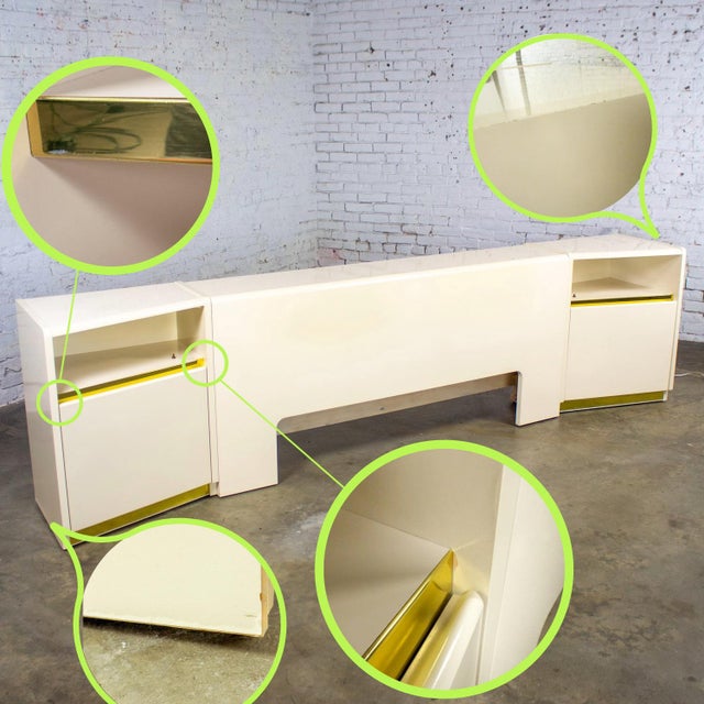 1990’s Modern to Postmodern Lane Furniture Queen Size Bed Headboard W/Nightstands White Lacquer & Brass For Sale - Image 14 of 18