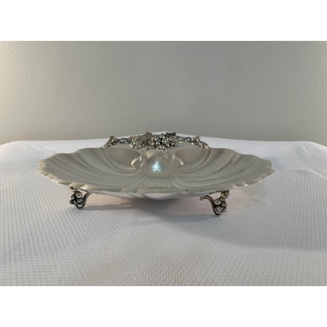 Mid-Century Modern 1950s Reed & Barton Silverplated Footed Scalloped Serving Dish For Sale - Image 3 of 11