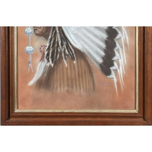 Original Vintage 1978 Western Fine Art Native American Indian Chief Red Cloud Framed Pastel Portrait Drawing For Sale - Image 4 of 9