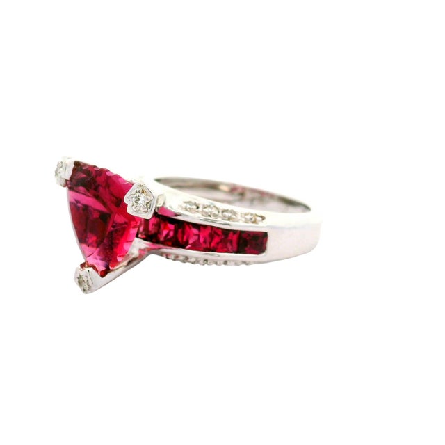 Early 21st Century Bellarri Pink Tourmaline Diamond 18k White Gold Ring, Size 7.25 For Sale - Image 5 of 7