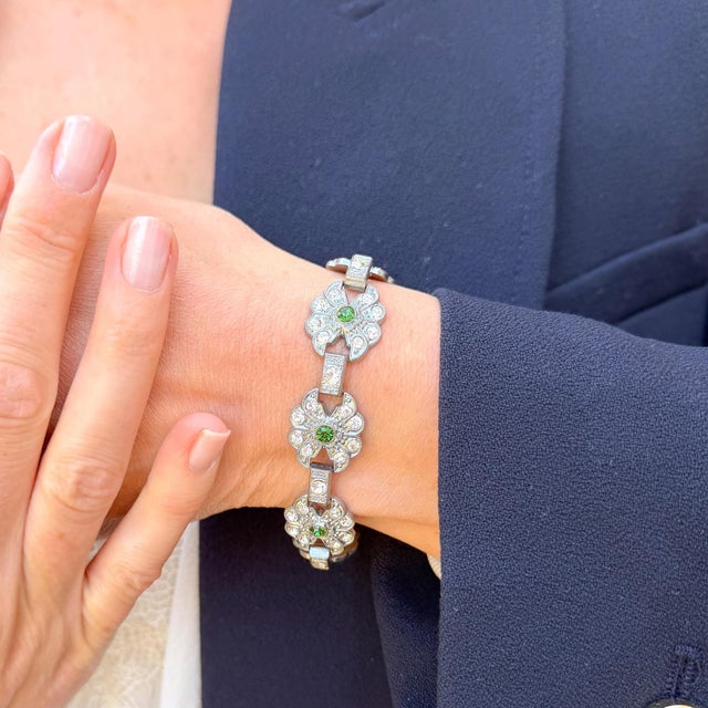 Art Deco Green and Clear Paste Flower Bracelet, 1930s For Sale - Image 4 of 10