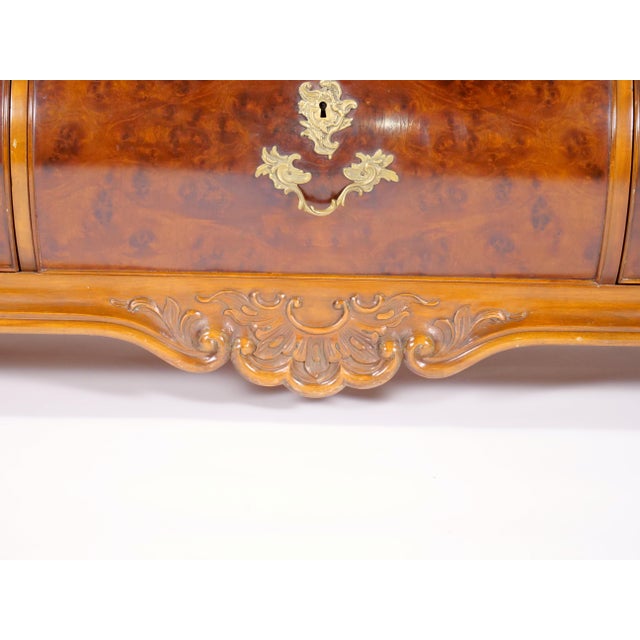 Exceptional & Large Two Part Dutch Baroque Walnut Vitrine / China Cabinet For Sale - Image 12 of 14