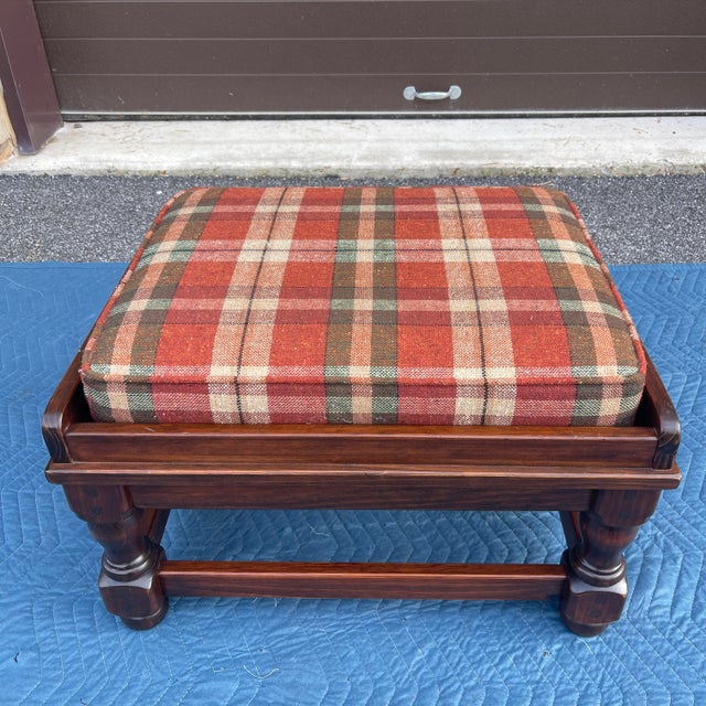 Vintage Ethan Allen Old Tavern Antiqued Pine Ottoman With Red Plaid Cushion For Sale In Philadelphia - Image 6 of 11