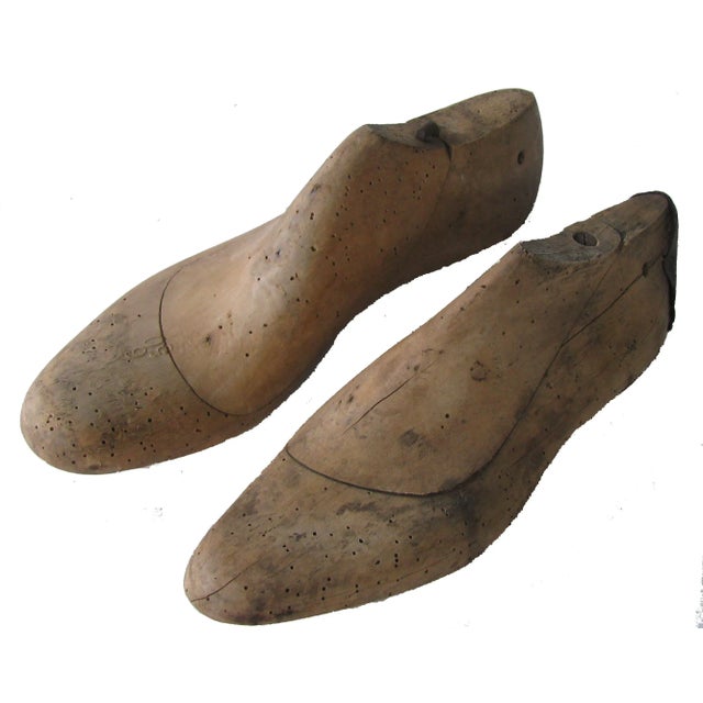 Add a little "je ne sais quoi" to your decor with these fun French men's shoe moulds. Perfect as whimsical paperweights in...