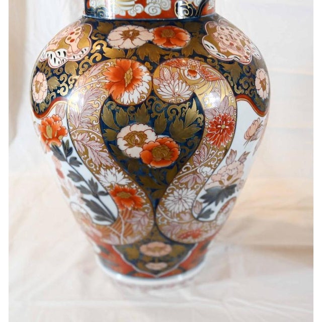 Japanese Meiji Imari Porcelain Lidded Vases, 1860, Set of 2 For Sale - Image 3 of 11