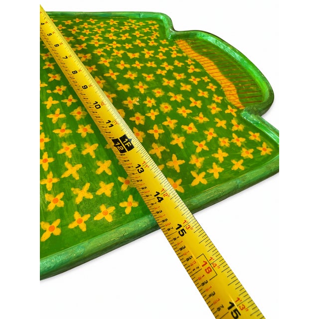 Brightly Colored Green Vintage 1960's Hand-Painted Papier-Mâché Fish Tray / Wall Plaque – Folk Art Style – Circa 1960s–1970s For Sale In San Diego - Image 6 of 10