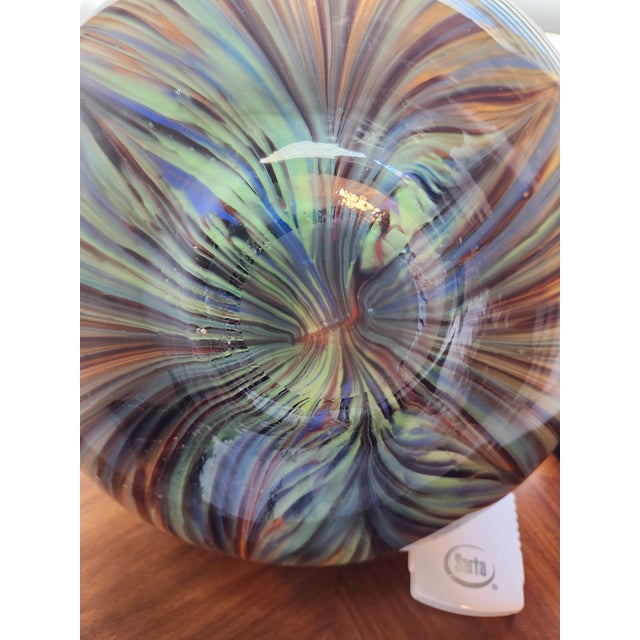 Mid 20th Century Large 11" Attributed to Murano Pulled Feather "Fenicio" Art Glass Vase – Fiery Sunset Palette For Sale - Image 5 of 7
