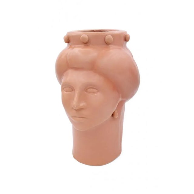 Descrizione we were inspired by a figure of a powerful, mysterious and fascinating woman to give life to our first female...