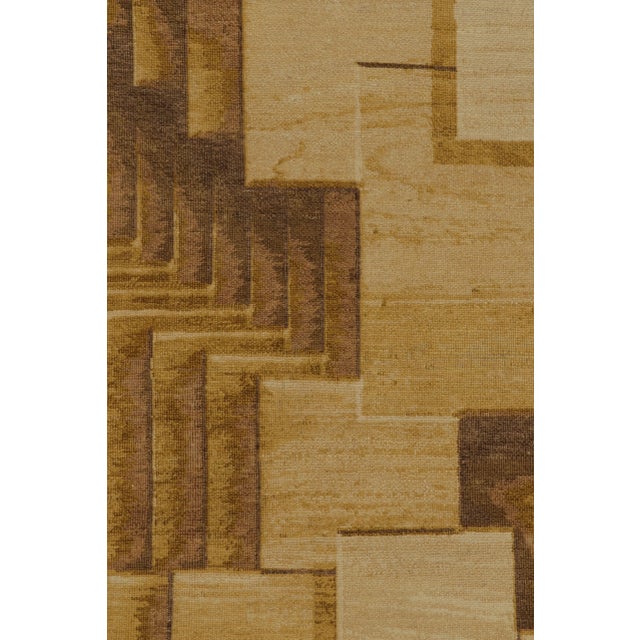 Textile Rug & Kilim's Modern Optical Illusion Rug in Canyon Gold and Mocha For Sale - Image 7 of 9