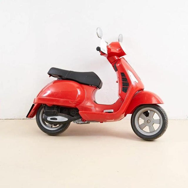 Red Collectible from Vespa, Italy, 1980s For Sale - Image 6 of 7