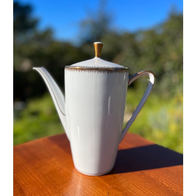 1940s Winterling Marktleuthen Bavaria Fine Porcelain Coffee or Tea Service With Pure Gold Details- 14 Pieces For Sale - Image 4 of 7