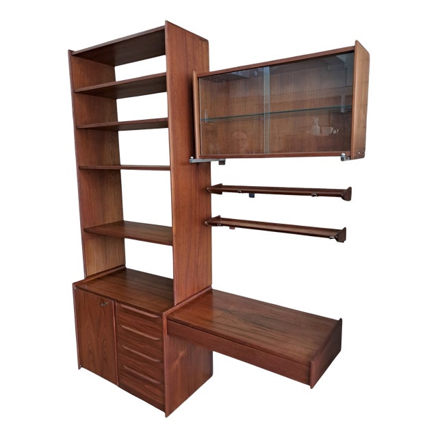 Mid-Century Vintage Danish Teak Floating Wall Display Unit in the style of Ladderax, 1960 For Sale