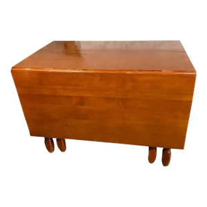Betty Draper 'Mad Men' Maple Breakfast Table by Willett Furniture - Mid 20th Century