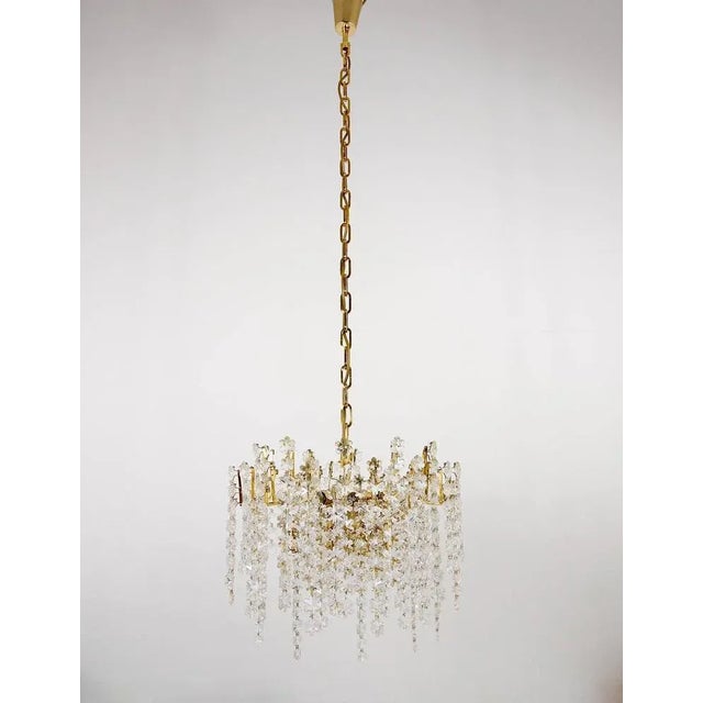Gold-Plated Snowflake Crystal, Glass and Brass Chandelier from Bakalowits & Söhne, 1970s For Sale - Image 3 of 11