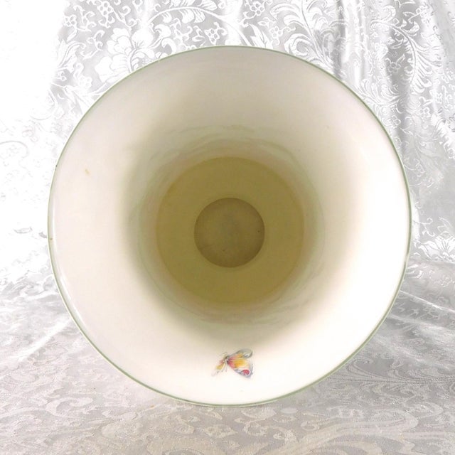 1970s 1970s John Aynsley & Sons White Floral Footed Vase in Celeste For Sale - Image 5 of 8