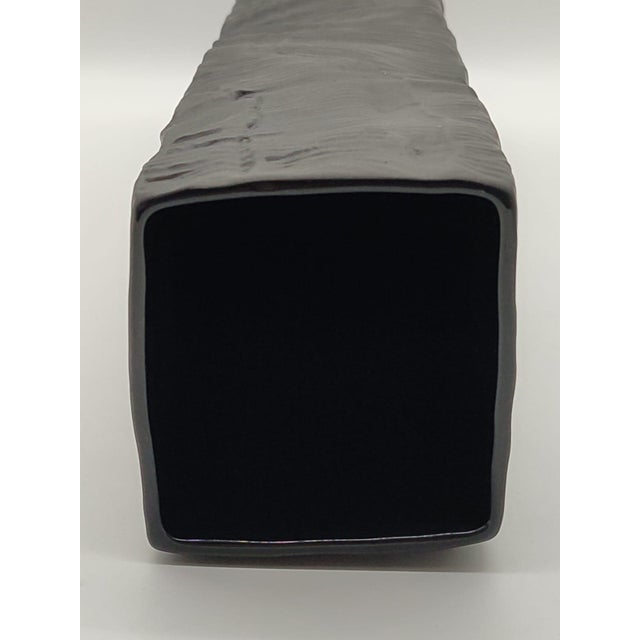 Black Large Mid-Century Brutalist Column Vase in Black Bisque Porcelain by Martin Freyer for Rosenthal, 1970s For Sale - Image 8 of 11