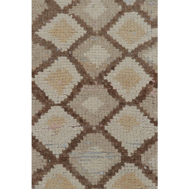 Moroccan Vintage Moroccan Runner Rug With Beige-Brown Diamond Lozenges | Rug & Kilim For Sale - Image 3 of 7