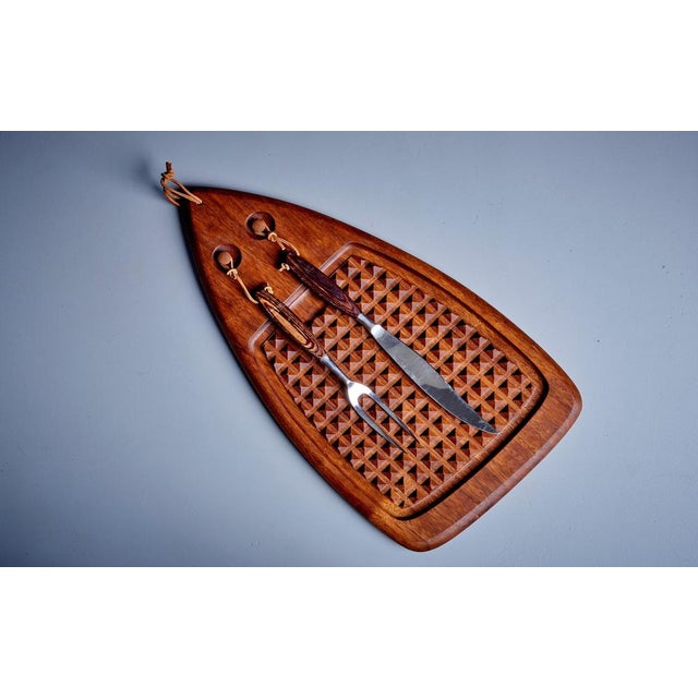1960s Japanese Teardrop Carving Board with Stainless Steel Cutlery, 1960sood For Sale - Image 5 of 10