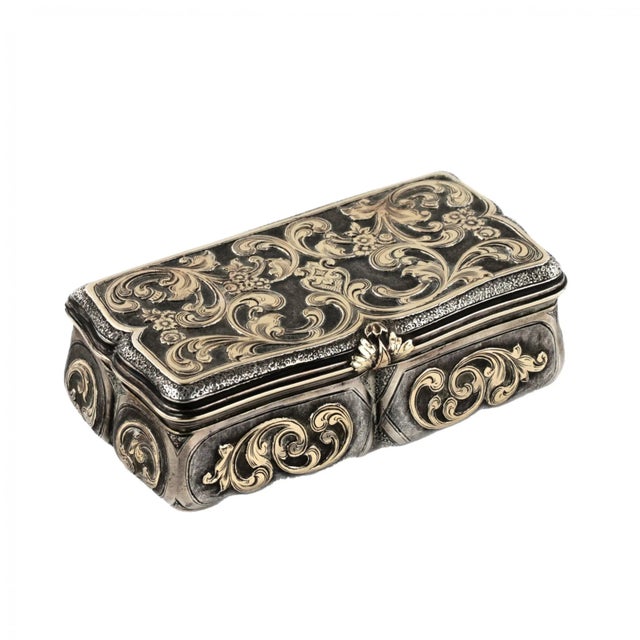 19th Century Silver Snuffbox with Gold Decor For Sale - Image 9 of 9