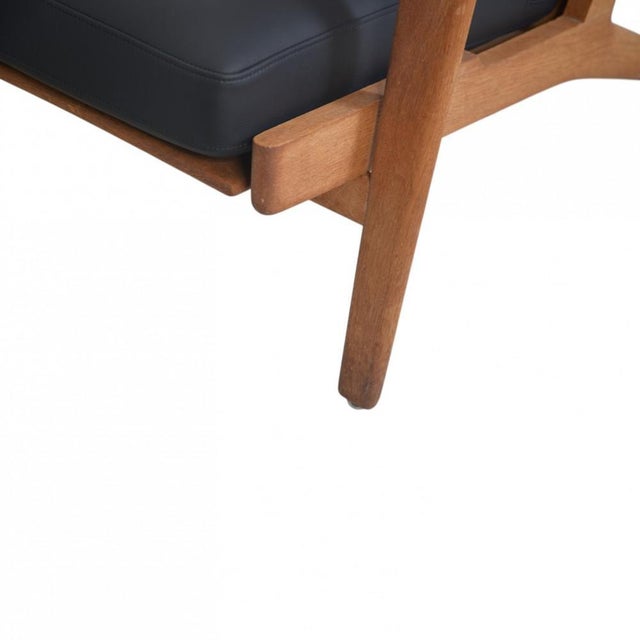 GE290 Chair in Oak and Black Leather by Hans Wegner, 1980s For Sale - Image 15 of 18