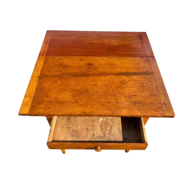 Pumpkin Early 19th Century Antique Hepplewhite Pine Drop Leaf Tavern Table / Bakers Table For Sale - Image 8 of 12