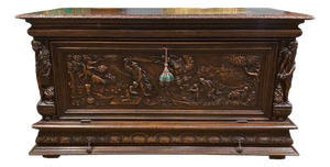 Italian Renaissance Carved Walnut Buffet Trunk, 1830s