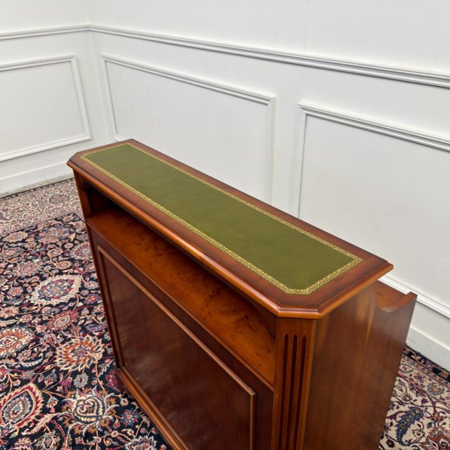 Classic English Chesterfield Bar with Bar Stools, Set of 4 For Sale - Image 12 of 18