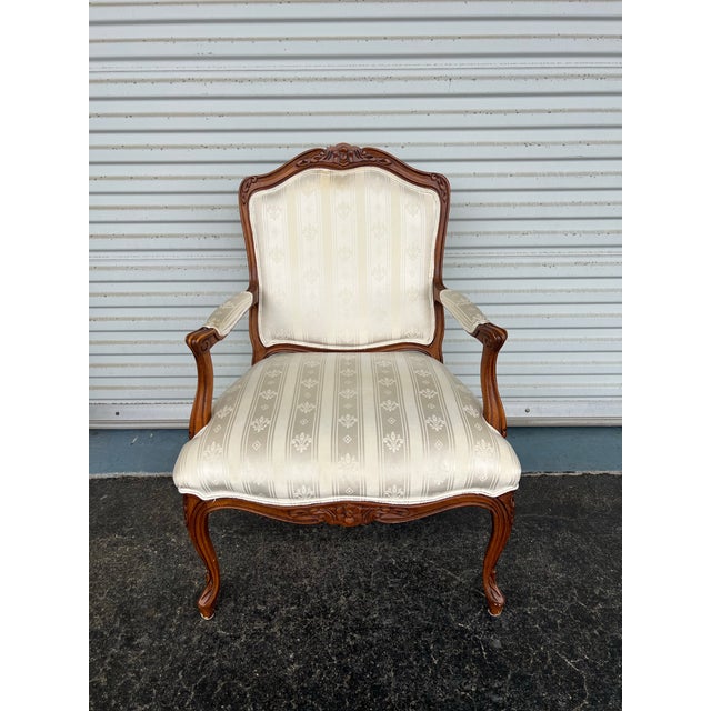 Late 20th Century Vintage Louis XV Chair With White Silk Stripe Fleur De Lis For Sale - Image 5 of 9