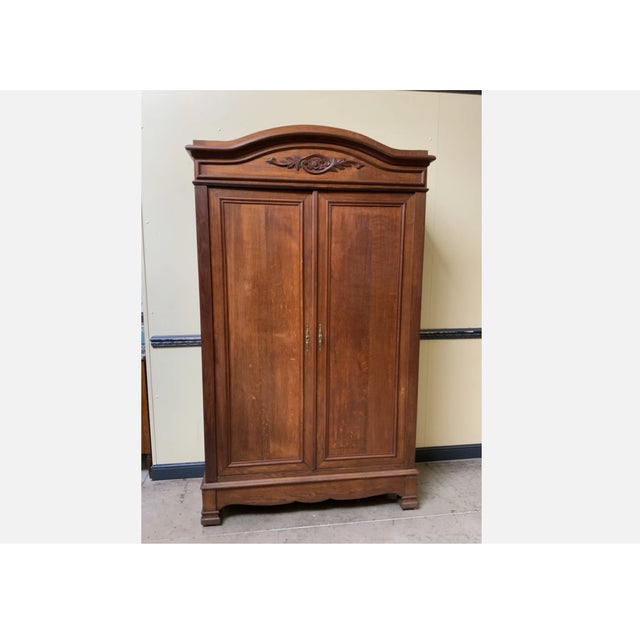 Age: circa 1900 Wood type: solid oak Condition: very good, meticulously maintained, fully restored original condition...