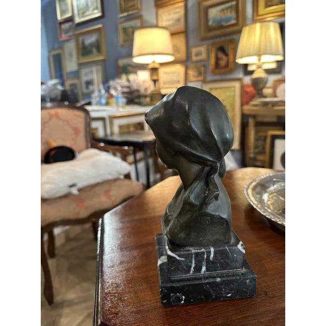 Bronze Smiling Peasant Girl by Giovanni De Martino, 1890s-1910s For Sale - Image 4 of 9