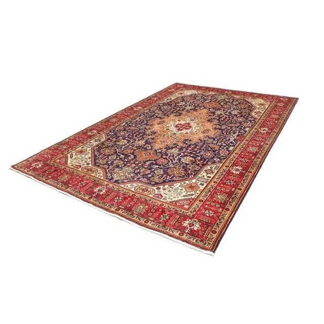 Hand-knotted rug from Tabriz | Knot density: 200.000 knots/m² | Material: 100% virgin wool, 100% cotton | Size: 207 x 299...
