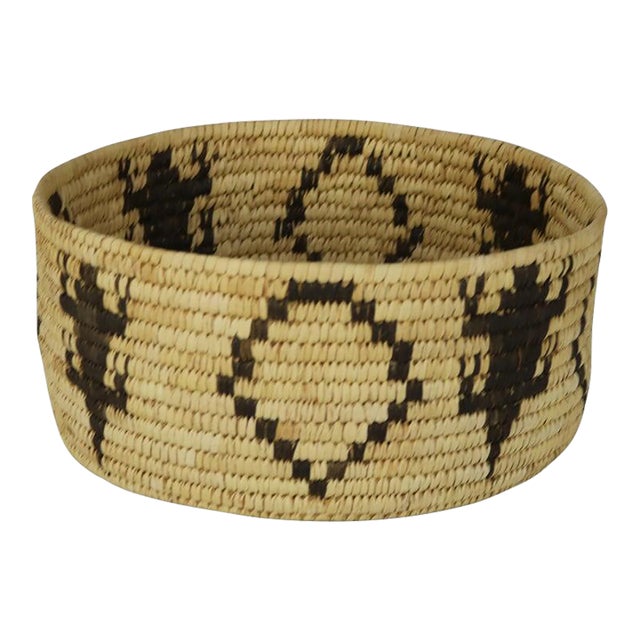 Vintage Southwest Native American Figural Woven Reed Bowl 20thC For Sale
