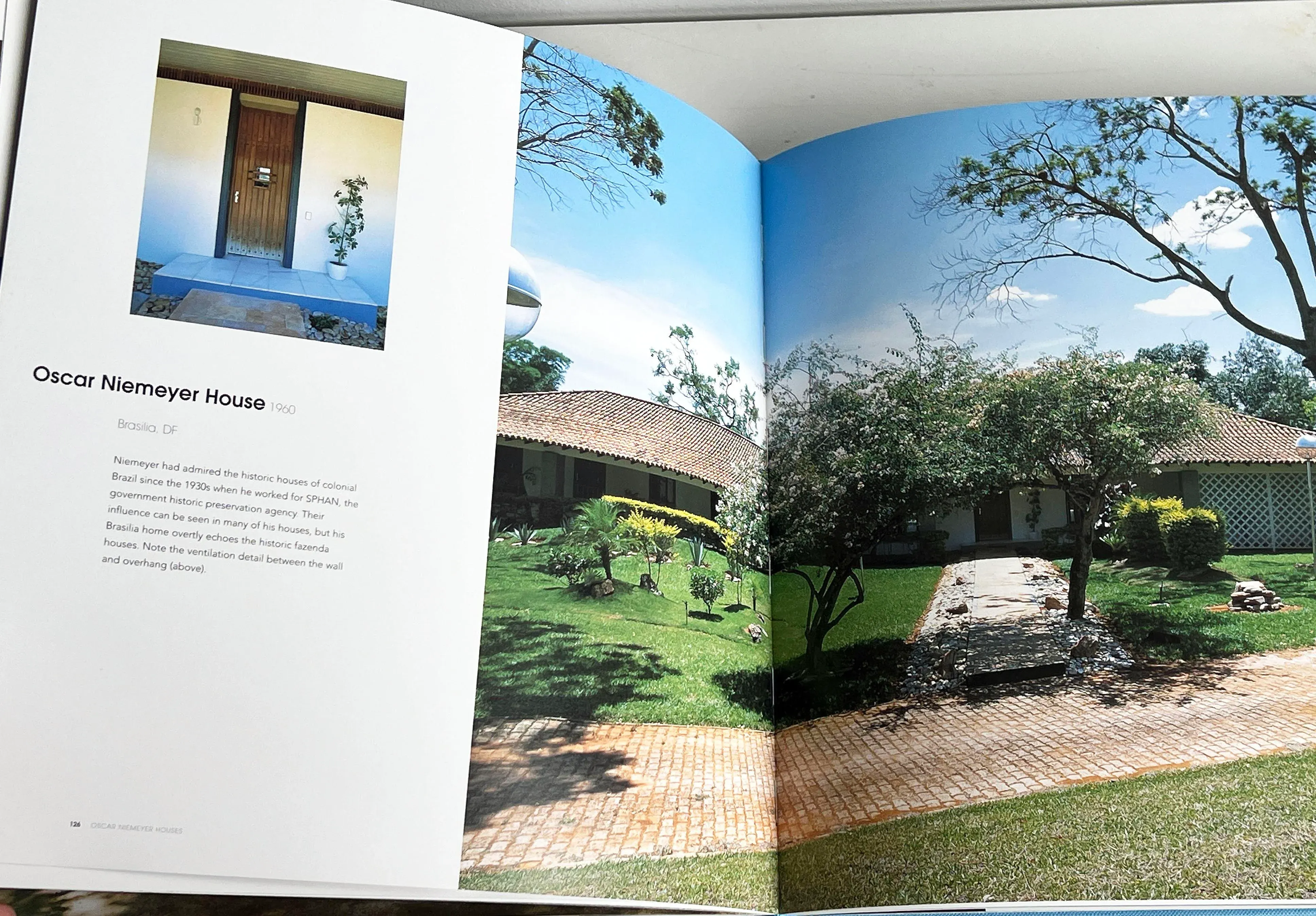 2006 Oscar Niemeyer Houses Modernist Architecture Monograph Coffee