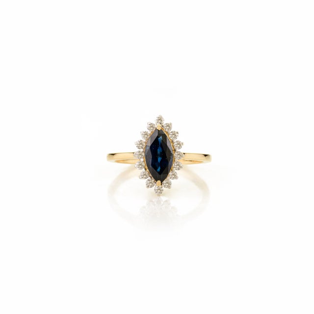 Modern Marquise Cut Sapphire Ring in 18k Yellow Gold Size 5 For Sale - Image 3 of 12