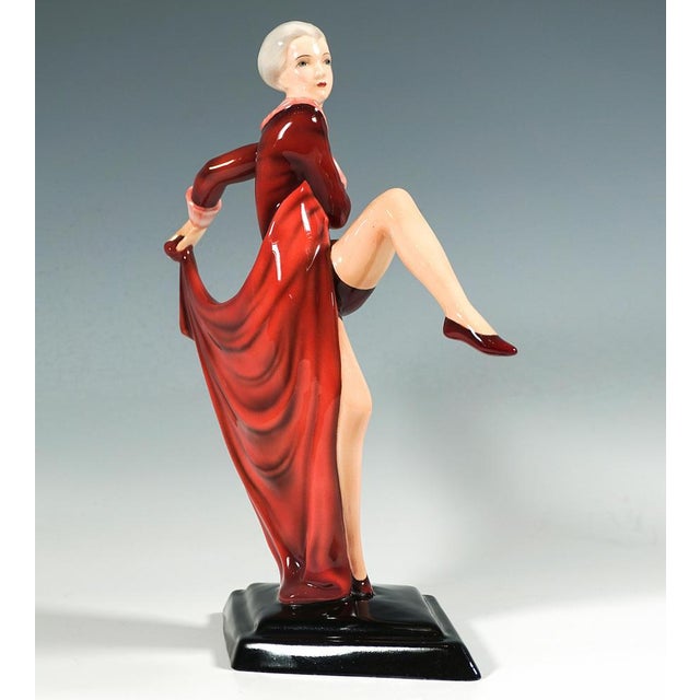 Art Deco Figure Posing Dancer with Cloth attributed to Lorenzl for Goldscheider Vienna, 1939 For Sale - Image 3 of 8