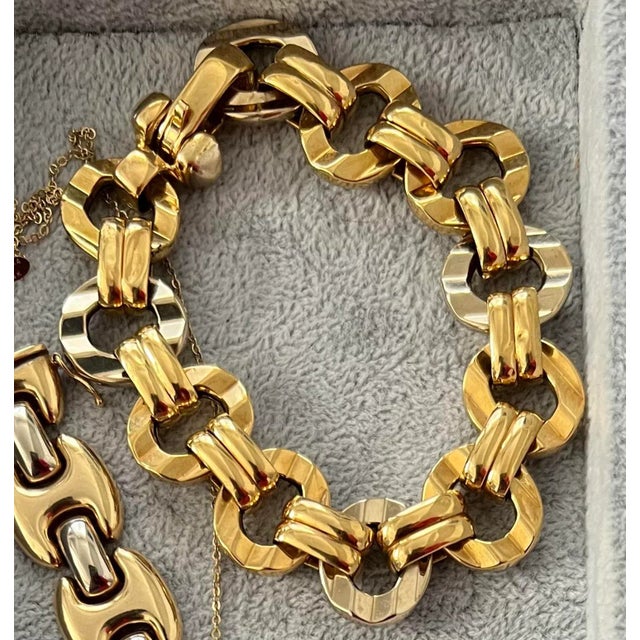 Modern 1950s 18k Italian Yellow & White Gold Textured Link Bracelet For Sale - Image 3 of 7