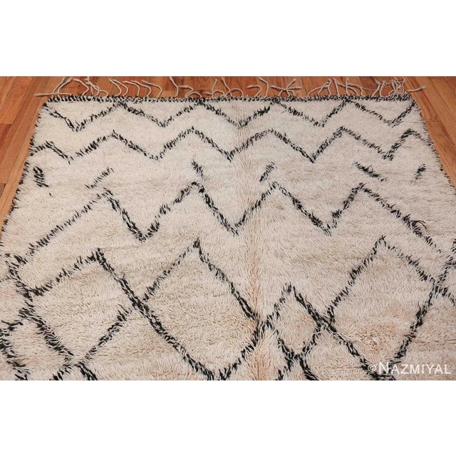Mid 20th Century Nazmiyal Collection Vintage Moroccan Berber Shaggy Beni Ourain Carpet Rug For Sale - Image 5 of 7