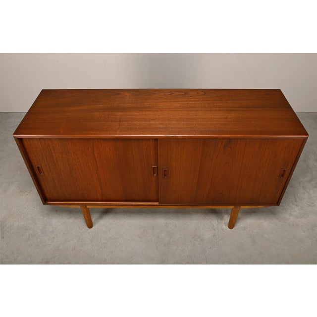 Vintage Model 160 Sideboard in Teak and Oak by Børge Mogensen for Søborg Møbelfabrik, 1960s For Sale - Image 10 of 18