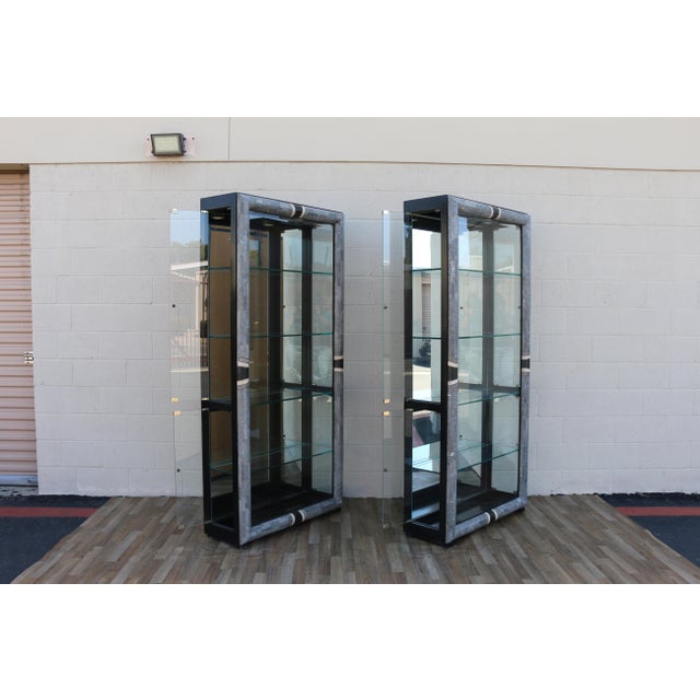 1980s Pair of Late 20th Century Art Deco Revival Fossil Stone & Glass Lighted Display Cabinets by Pulaski For Sale - Image 5 of 18