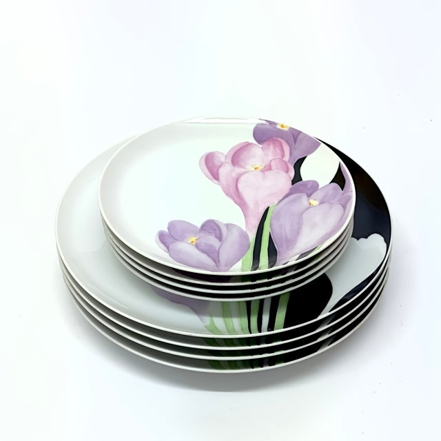 Tulip plates, se of 8 These gorgeous fine porcelain dinner and salad plates were crafted by Mikasa in Japan in the...