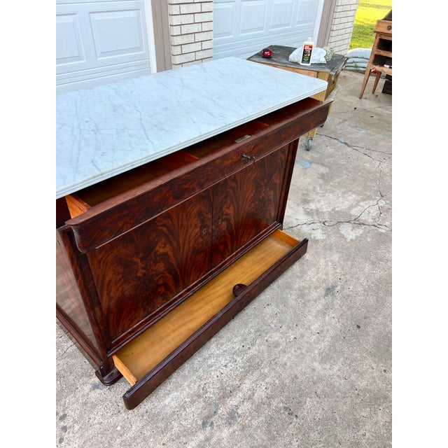 French 19th Century Louis Philippe Carrara Marble Top Flame Mahogany Buffet For Sale - Image 10 of 12