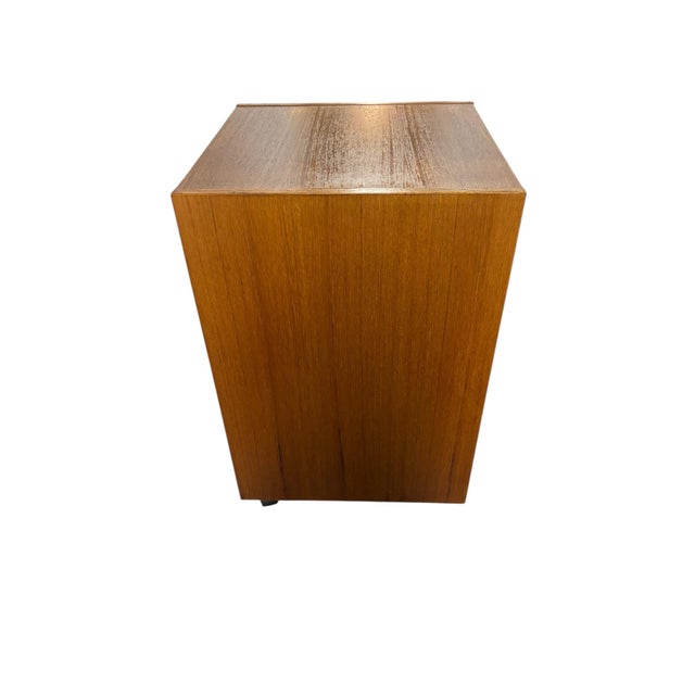 Mid-Century Modern Pair of Mid-Century Danish Modern Teak Filing Cabinet With Lock and a Caster Base. For Sale - Image 3 of 9