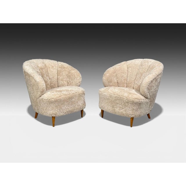 Finnish Modern, Shell Form Lounge Chairs, Beige Shearling, Wood, Finland, 1940s For Sale - Image 4 of 11